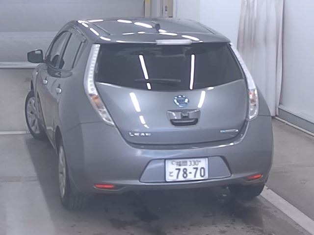 2016 NISSAN LEAF